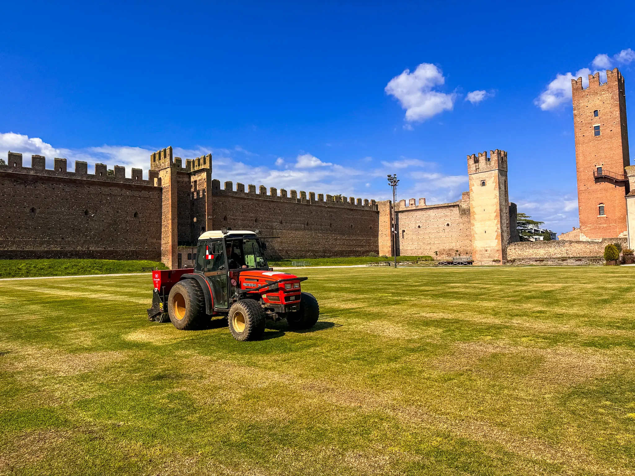 Trattore Castello