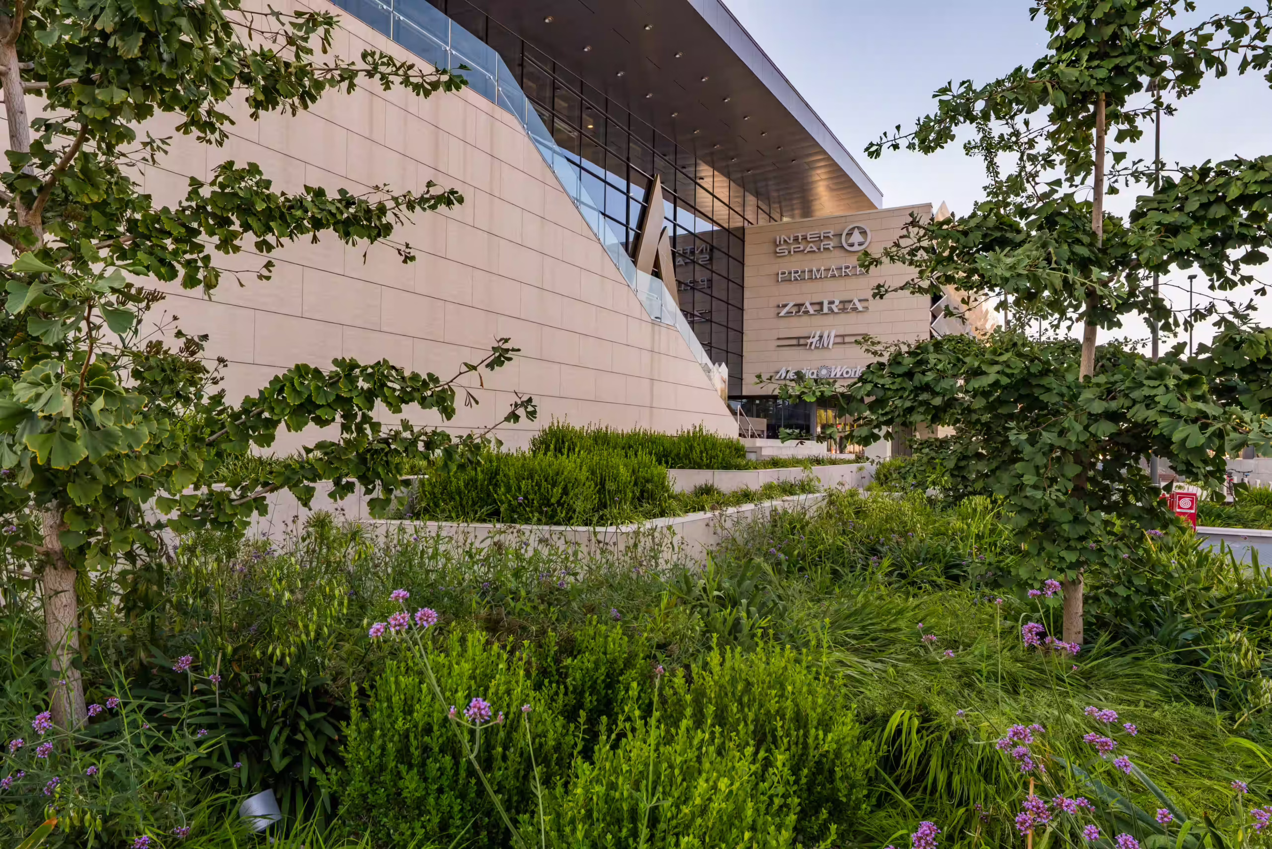 Vivai Feder - Manutenzione Centro Commerciale Adigeo, Verona 6